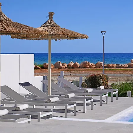 Suncity Spirit - Luxury Beachfront Tatil Evi *